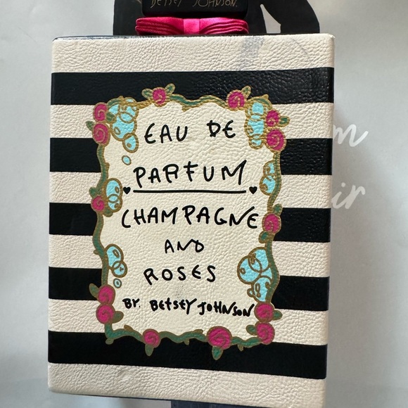 Betsey Johnson Black and White Striped Women's Bag - Picture 9 of 10